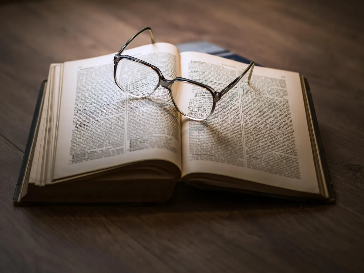 How to Format Dialogue in British English Fiction: Punctuation, Tags and Layout